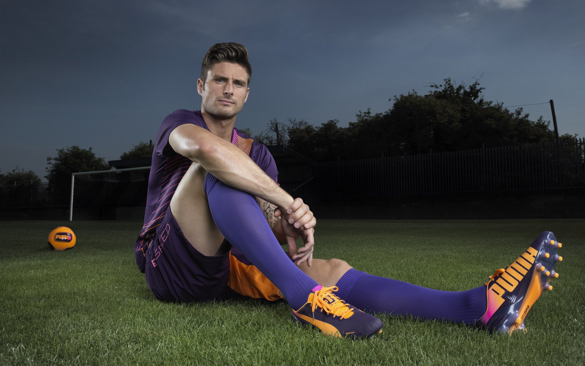 曼联主场小胜沃特福德,保住前四位置,英超曼联对沃特福德